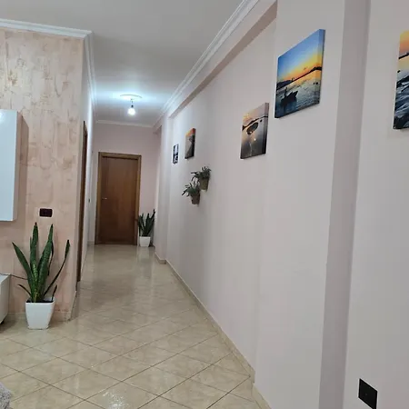 Lungomare Seaside 2 Bedroom Apartment Vlorë